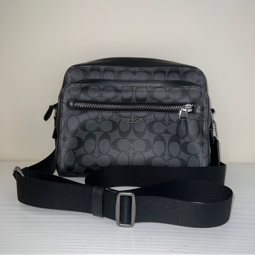 Coach West Camera Bag Signature Coated Canvas Messenger Bag. Black/Gray W COA